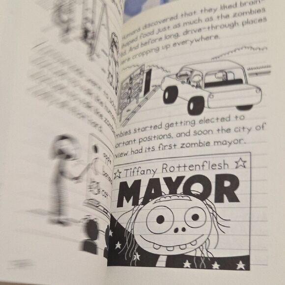 Rowley Jefferson's Awesome Friendly Spooky Stories Book - Picture 5 of 16